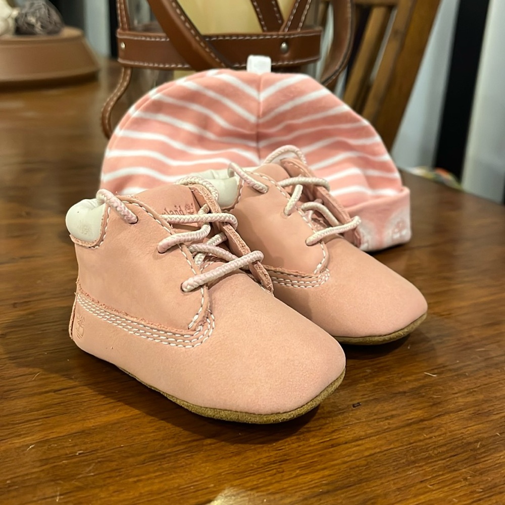 Timberland Infant Crib Booties Boots + Hat gift set pink Baby Shoes Girls Sizes